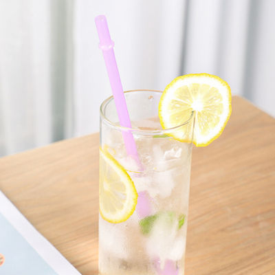 무지개는 장기간에서 재사용할 수 있는 트리탄 플라스틱 대체물 밀짚 10.5를 착색시켰습니다