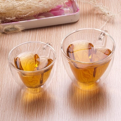 ISO9001 투명 유리 맞춘 음주는 선물 하트 모양인 200ml-300ml을 잔 모양으로 만듭니다